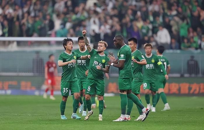 包含京沪德比无悬念，上海上港主场横扫北京国安的词条